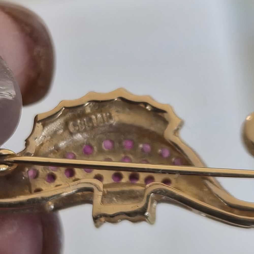 Ross SIMON 14K Gold Seahorse Brooch With Rubies. - Picture 6 of 6